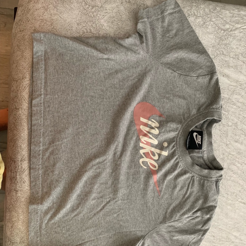 nike crop tee